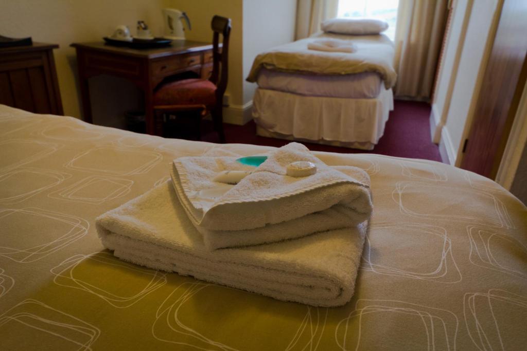 The Angel Hotel Helston Buitenkant foto